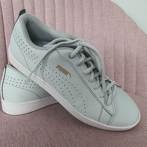 Puma Women's Gray Sneakers